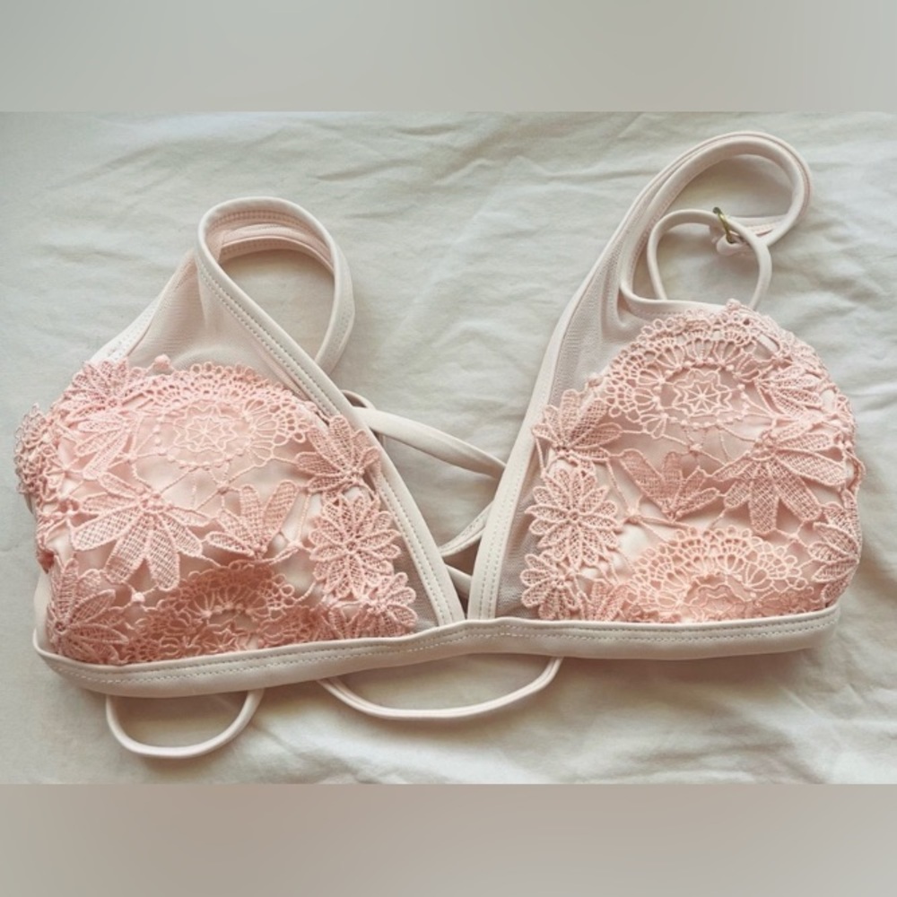 Xhilaration light pink lace bikini top